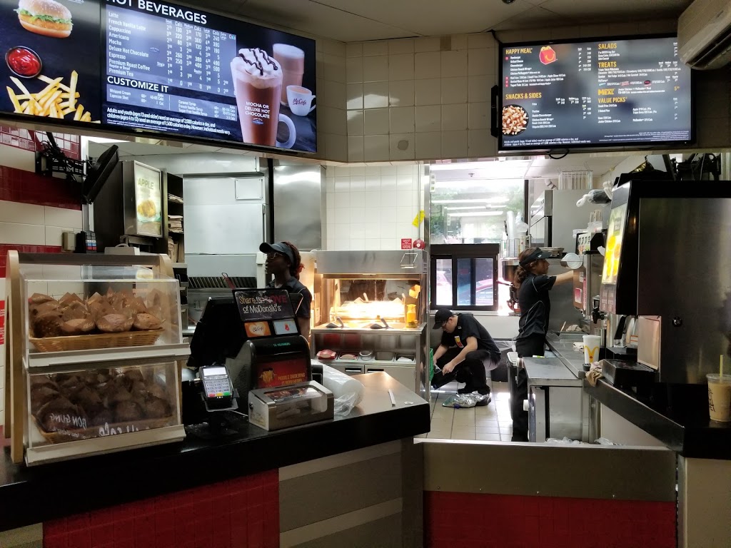 McDonalds | 109 McCaul St, Toronto, ON M5T 3K5, Canada | Phone: (416) 977-6607