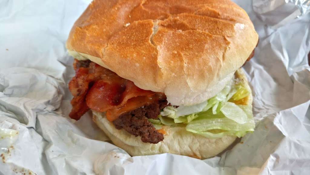 The Bulging Burger | 2459 Queen St E, Toronto, ON M4E 1H7, Canada | Phone: (416) 690-8466