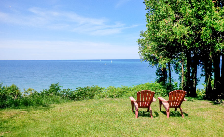 Lakeside Tranquility Cottage | 29 Tuyll St, Bayfield, ON N0M 1G0, Canada | Phone: (800) 565-4790