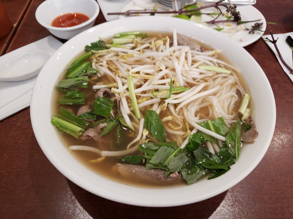 Restaurant Pho Ngon | 3205 Boul Crémazie E, Montréal, QC H1Z 4M5, Canada | Phone: (514) 723-6466