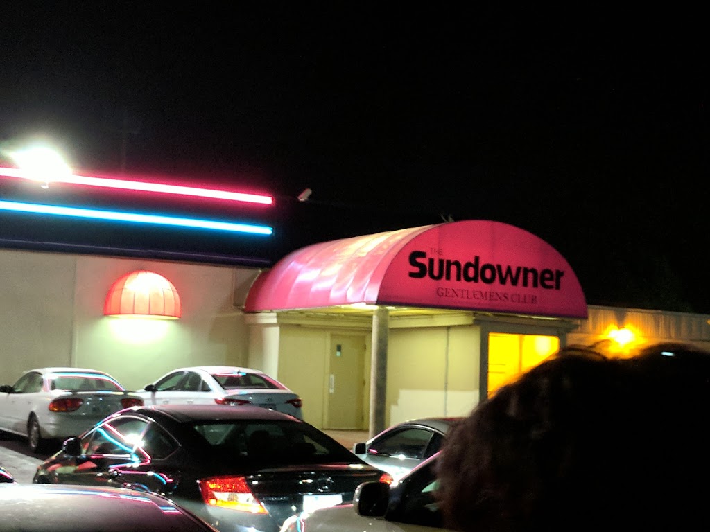 Sundowner | 8870 Lundys Ln, Niagara Falls, ON L2H 1H4, Canada | Phone: (905) 358-9124