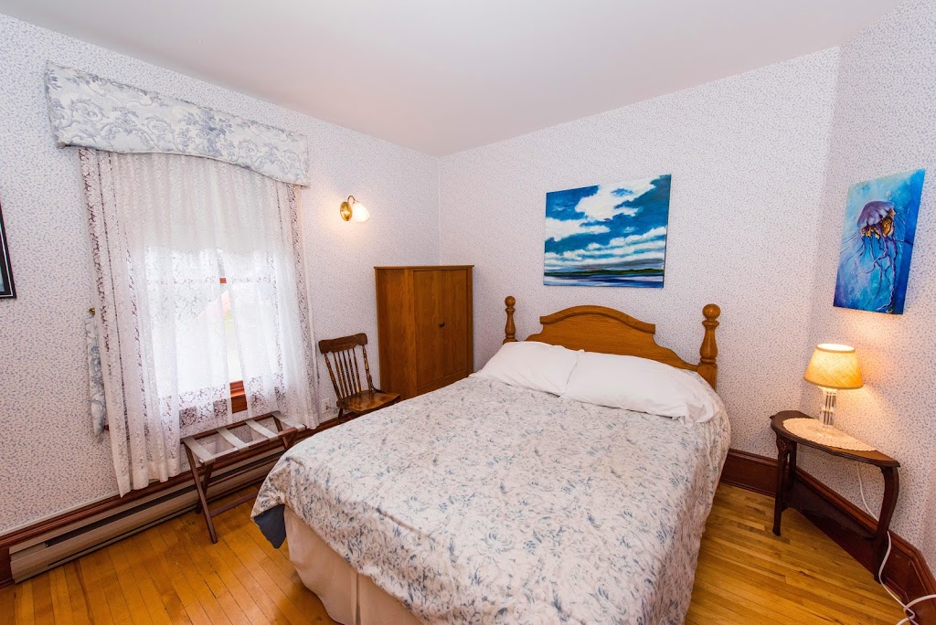 Gîte LE GRIFFON Bed & Breakfast | 426 Main St, Shediac, NB E4P 2G4, Canada | Phone: (506) 532-5412