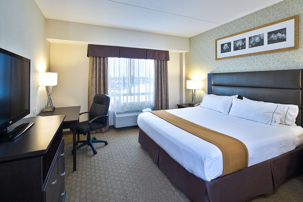 Holiday Inn Express & Suites Ottawa Airport | 2881 Gibford Dr, Ottawa, ON K1V 2L9, Canada | Phone: (613) 247-9500