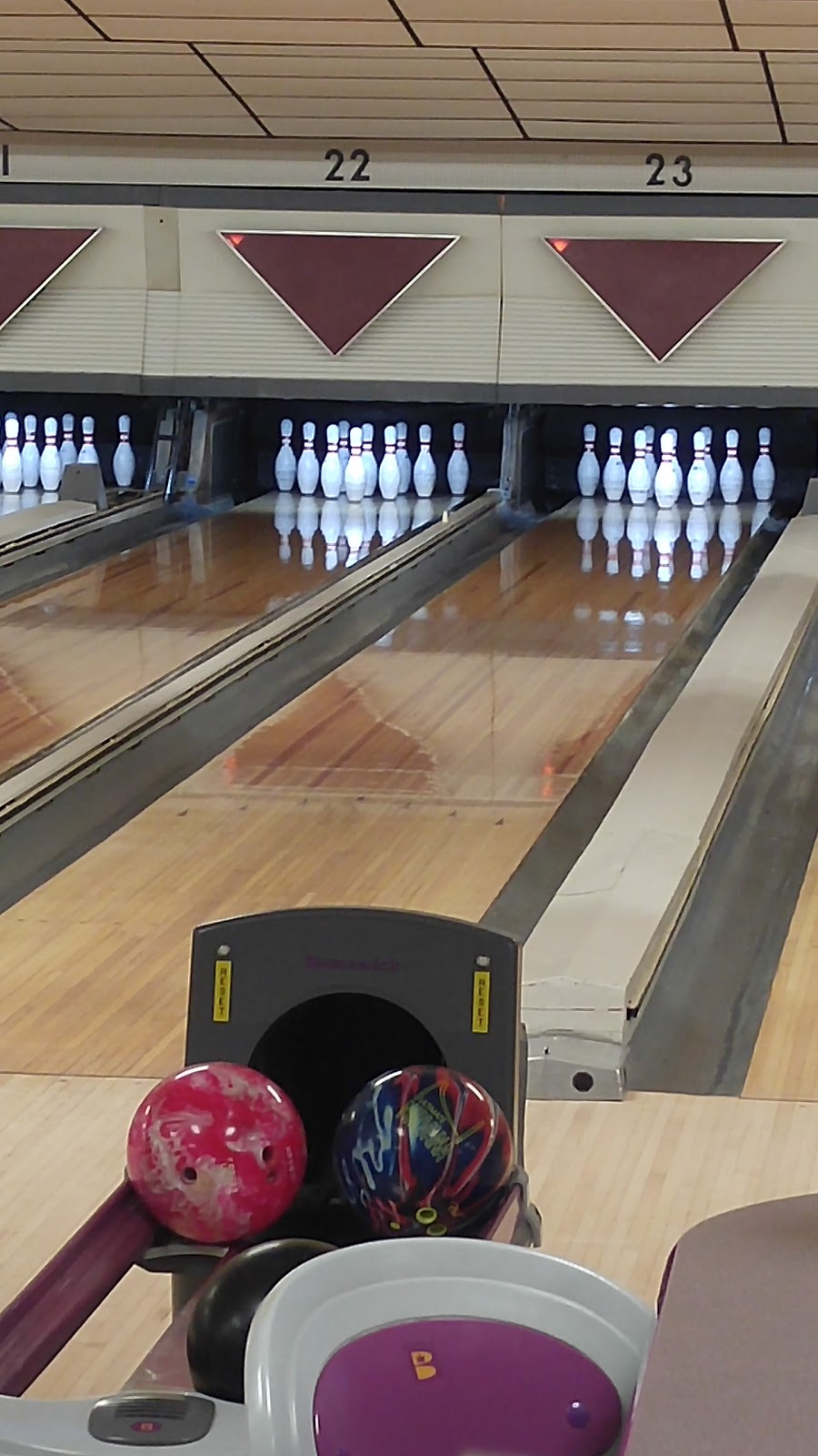 Voelkers Lanes | 686 Amherst St, Buffalo, NY 14207, USA | Phone: (716) 876-6020