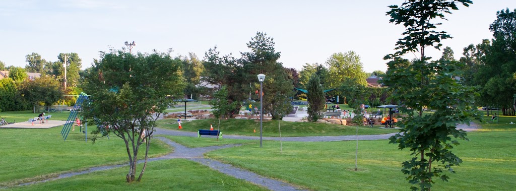 Town of Île-Perrot - Family Park | Coin rue Boischatel et rue Rébec, LÎle-Perrot, QC J7V 3G1, Canada | Phone: (514) 453-1751