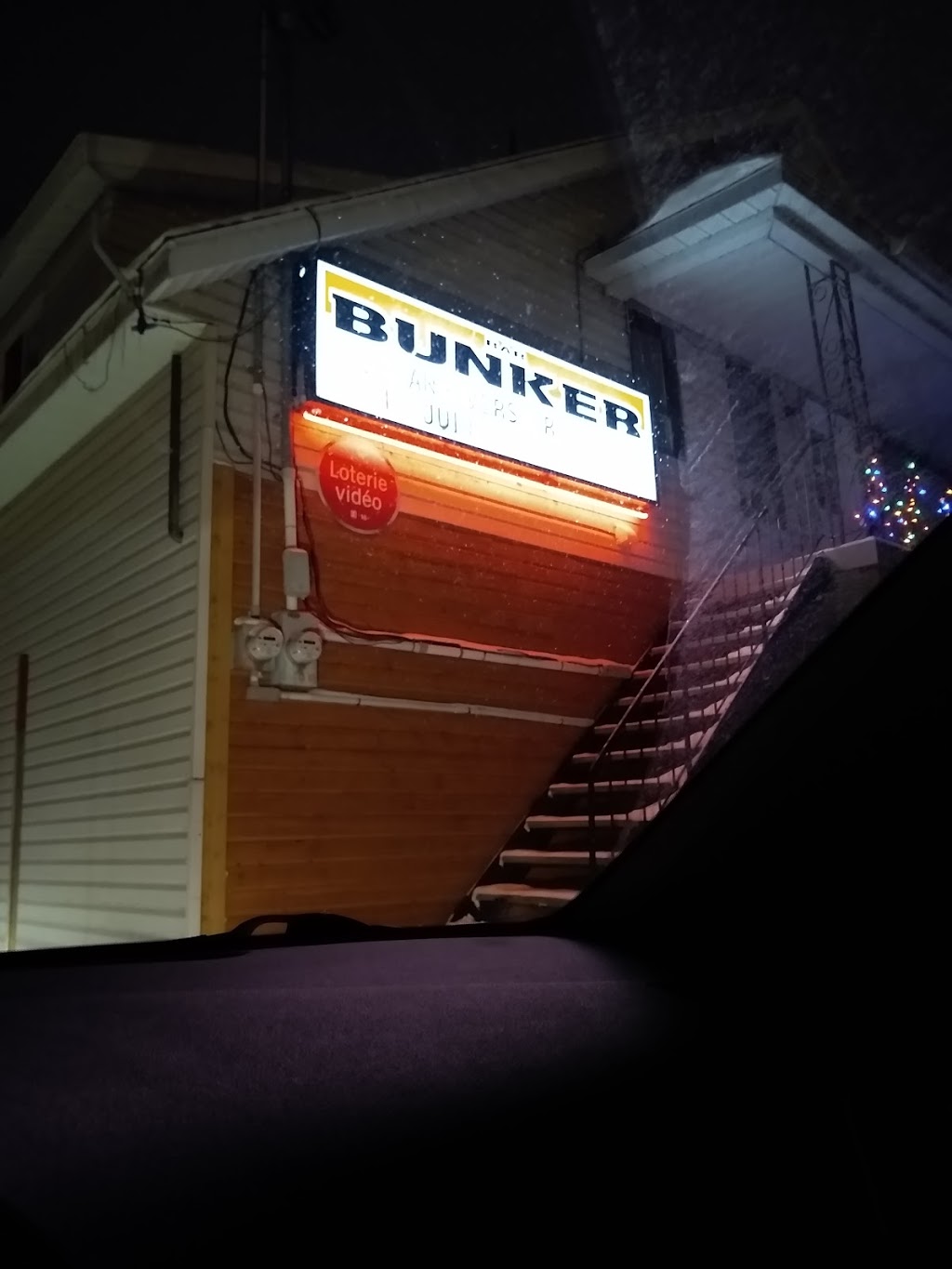 Bar Le Bunker | 100 Rue Giguère, Lac-Etchemin, QC G0R 1S0, Canada | Phone: (418) 625-5728