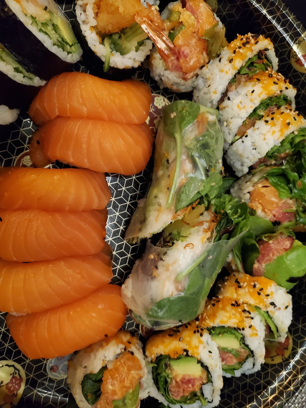 Sushi Kiki | 1101 Boulevard Brassard Suite 105, Chambly, QC J3L 5R4, Canada | Phone: (450) 684-9918