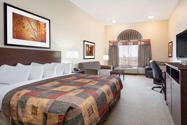 Ramada by Wyndham Weyburn | 1420 Sims Ave, Weyburn, SK S4H 3N9, Canada | Phone: (306) 842-4994