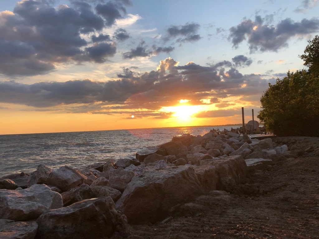 Another Sunset by the Bay | 728 Point Pelee Dr, Leamington, ON N8H 3V4, Canada | Phone: (519) 796-0306