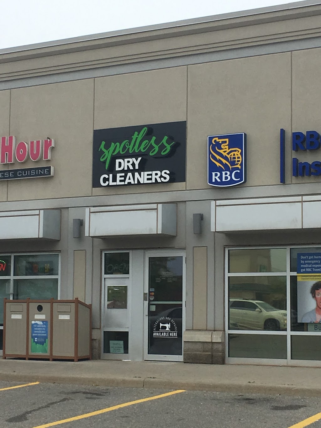 Spotless Dry Cleaners | 2525 Prince Michael Dr, Oakville, ON L6H 0E9, Canada | Phone: (905) 257-1459