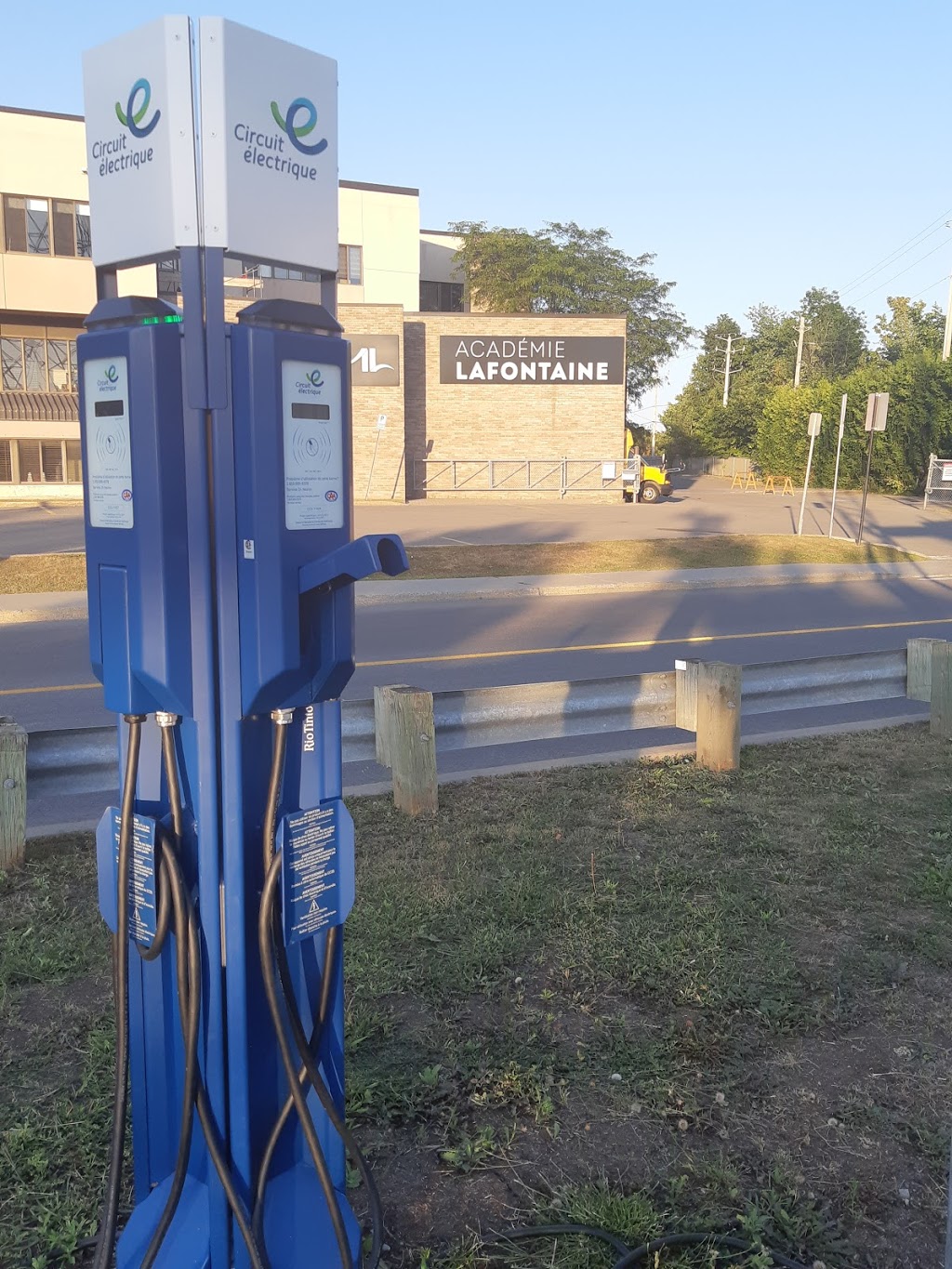 Electriccircuit | 2171 Boulevard Maurice, Saint-Jérôme, QC J7Y 4M7, Canada | Phone: (855) 999-8378
