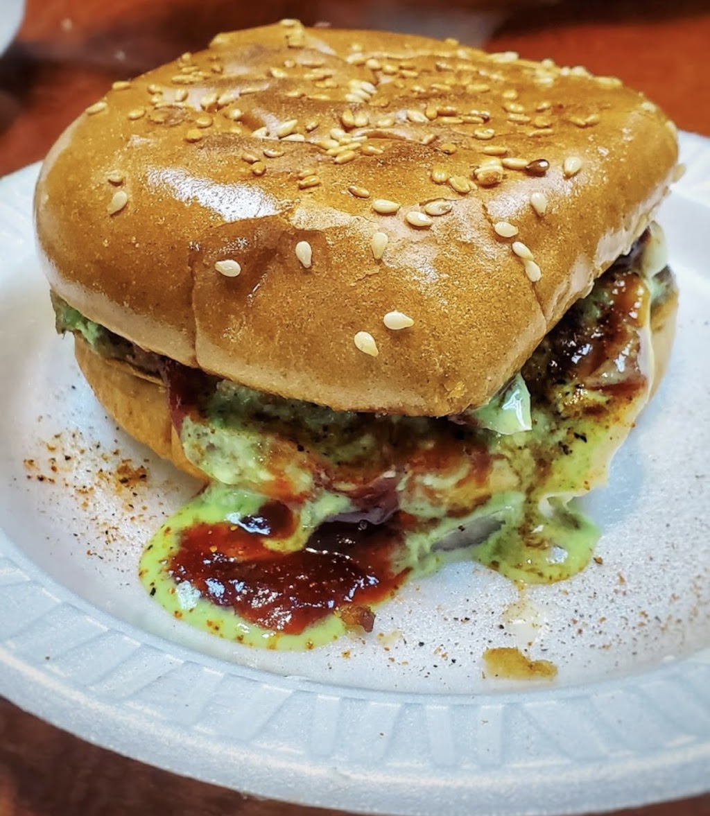 Punjab burger and chaat house | 558 Hartgrove Ln, Oshawa, ON L1K 2N3, Canada | Phone: (647) 219-4968