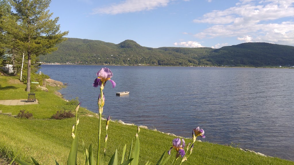 Résidence touristique lAnse de tabatière | 8 Chem. du Cran, LAnse-Saint-Jean, QC G0V 1J0, Canada | Phone: (581) 221-2022