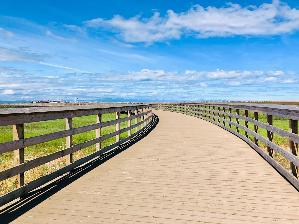 Tsawwassen Landing Boardwalk | 1926 Tsawwassen Dr N, Tsawwassen, BC V4M 4G4, Canada