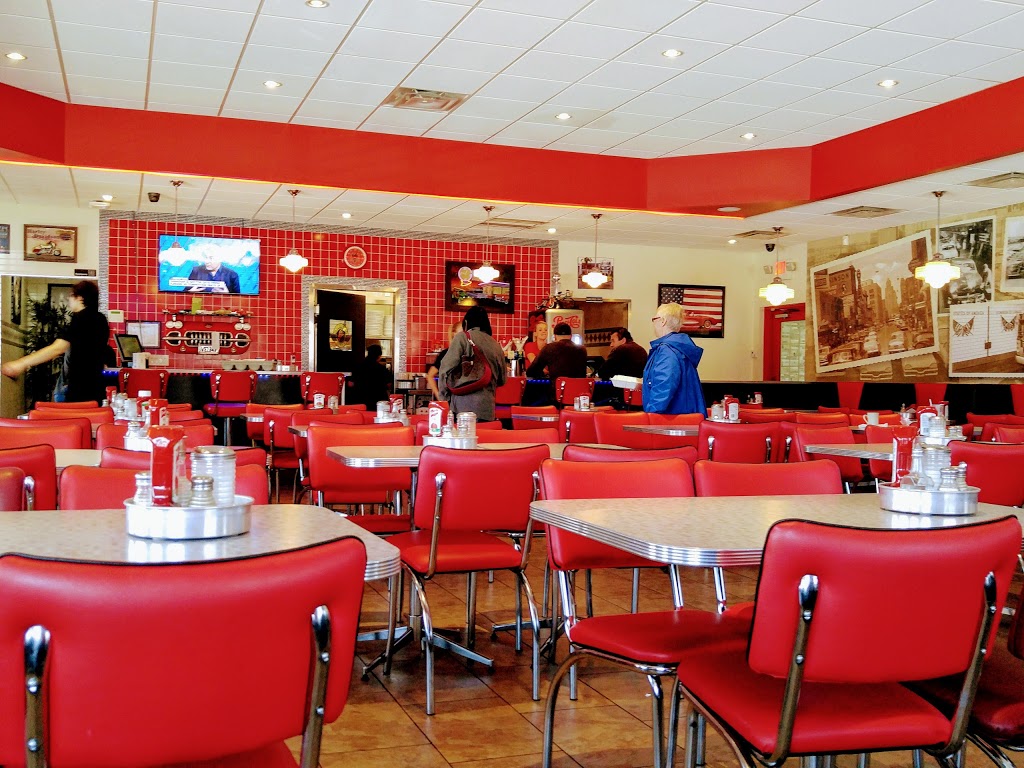 Hi-Ho Diner | 2885 Howard Ave, Windsor, ON N8X 3Y4, Canada | Phone: (519) 915-5000