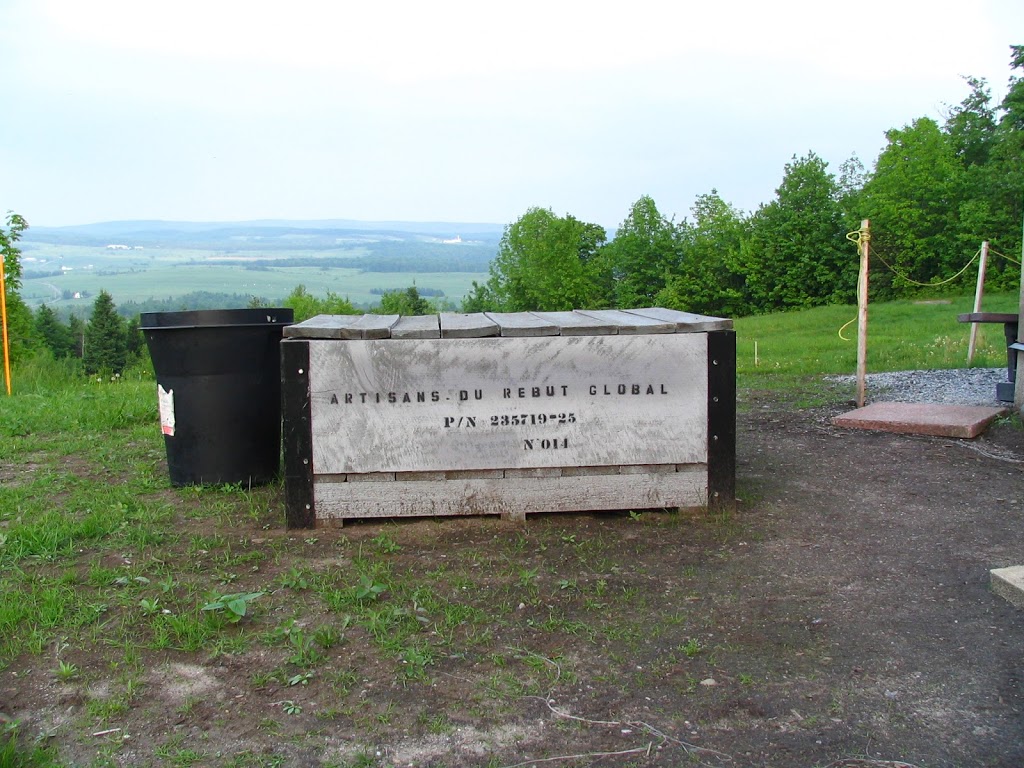 Maison recyclée des Artisans du rebut global | 100 Chemin du Mont Saint Michel, Saint-Norbert-dArthabaska, QC G0P 1B0, Canada | Phone: (819) 357-1756