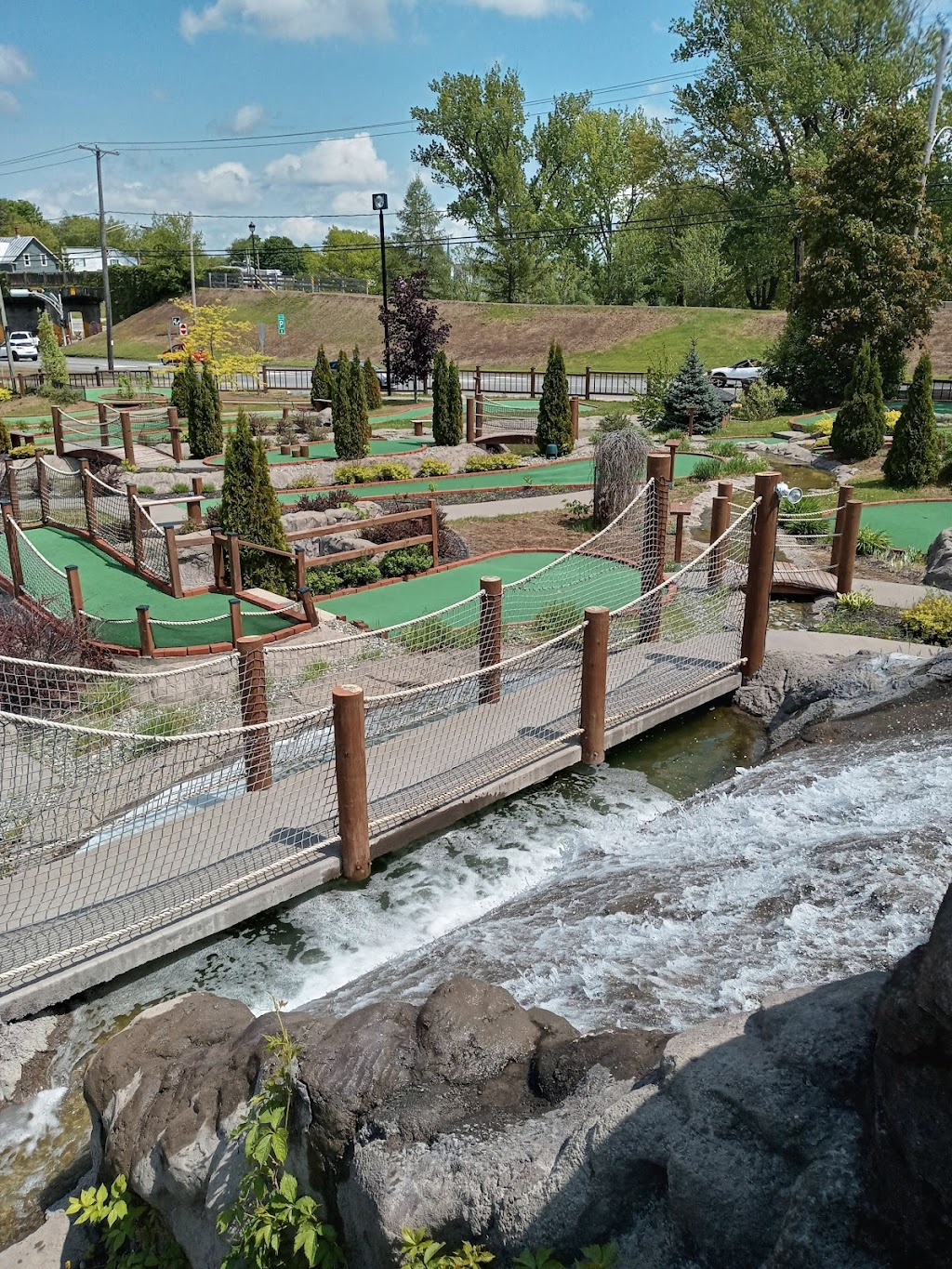 MiniGolf Victo | 1A Bd Jutras O, Victoriaville, QC G6P 1Y8, Canada | Phone: (819) 604-4388