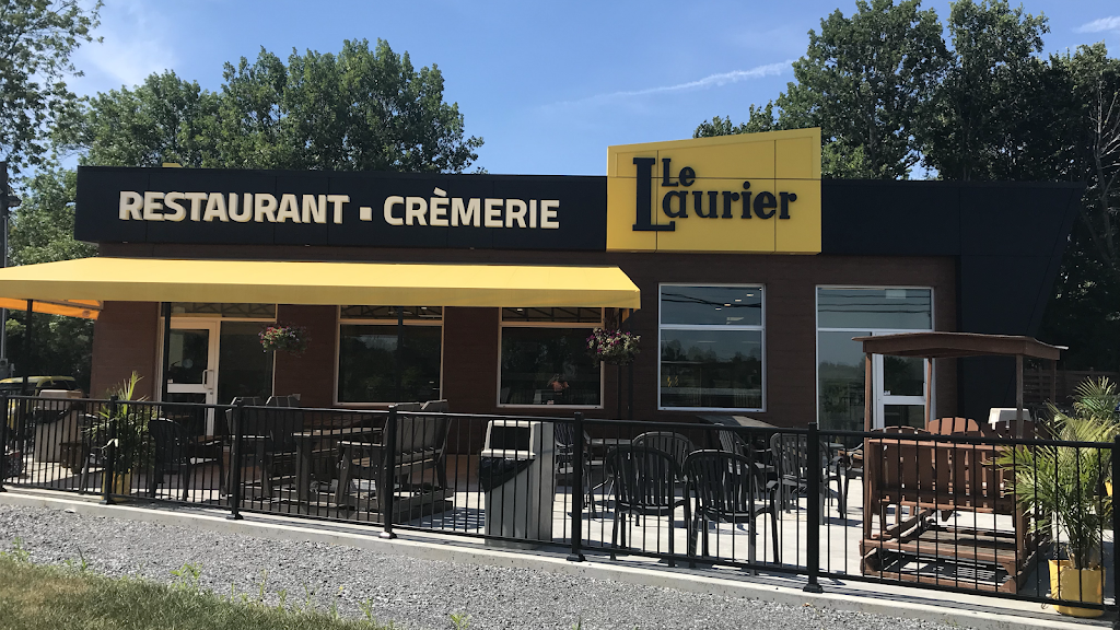 Le Laurier Restaurant/Crèmerie | 1350 Boulevard Laurier E, Saint-Hyacinthe, QC J2T 1K3, Canada | Phone: (450) 778-0411