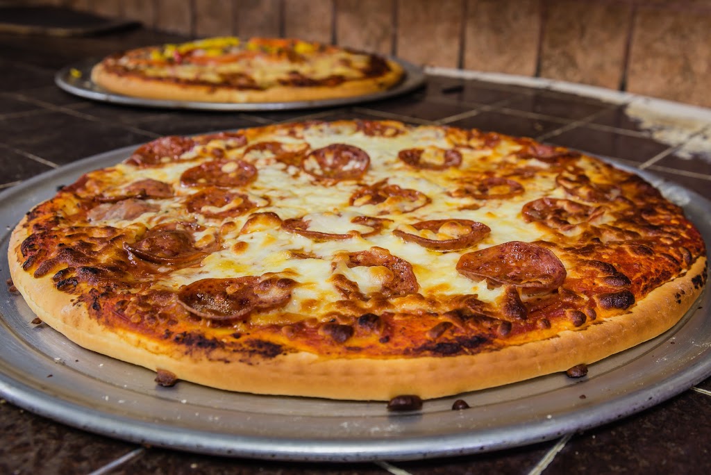 Peters Pizza | 45 Talbot St E, Aylmer, ON N5H 1H3, Canada | Phone: (519) 773-2055