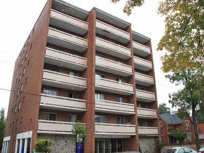 Charlton Park Apartments | 116 Charlton Ave W, Hamilton, ON L8P 2C6, Canada | Phone: (905) 527-3732