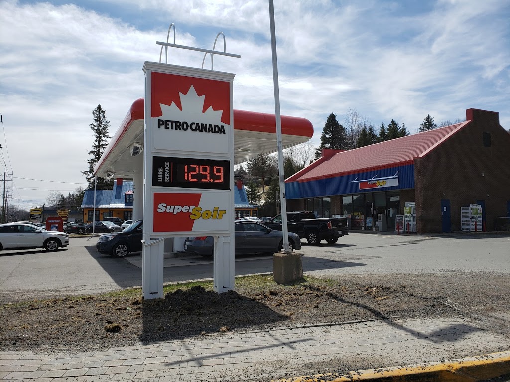 Petro-Canada | 760 Boulevard des Laurentides, Piedmont, QC J0R 1K0, Canada | Phone: (450) 227-4847