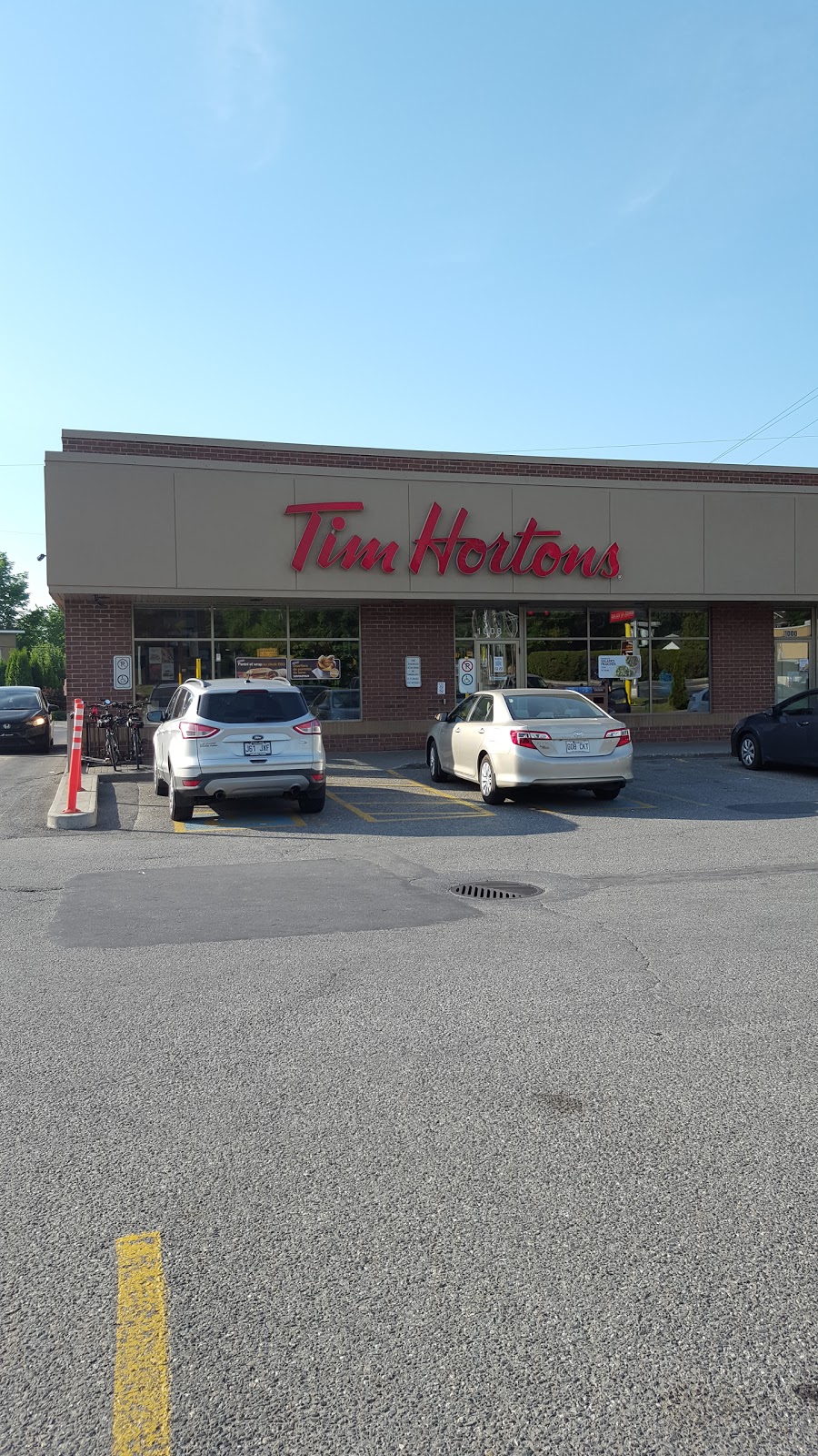 Tim Hortons | 1008 Rue Sherbrooke, Magog, QC J1X 2T1, Canada | Phone: (819) 847-0123