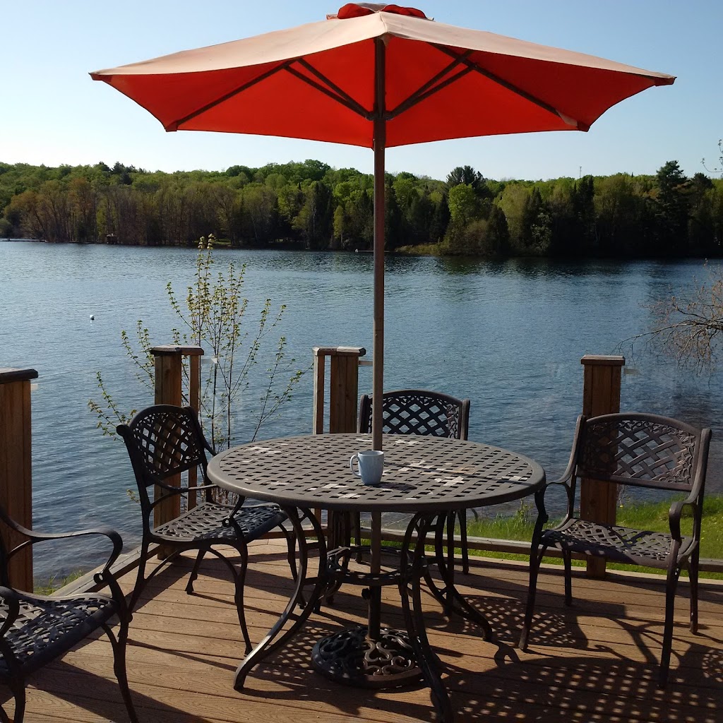 Willow Beach Cottages | 1626 Wigamog Rd, RR#2, Haliburton, ON K0M 1S0, Canada | Phone: (705) 457-1110