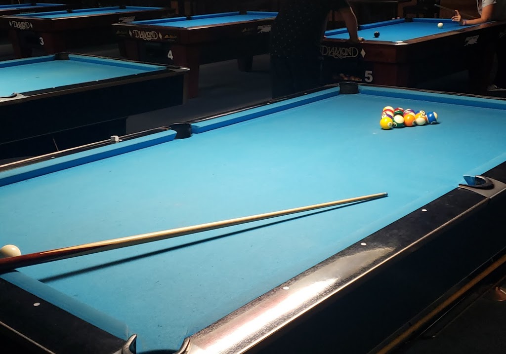 Shooters snooker and billiard parlour | 1448 Lawrence Ave E, North York, ON M4A 2V6, Canada | Phone: (416) 750-7787