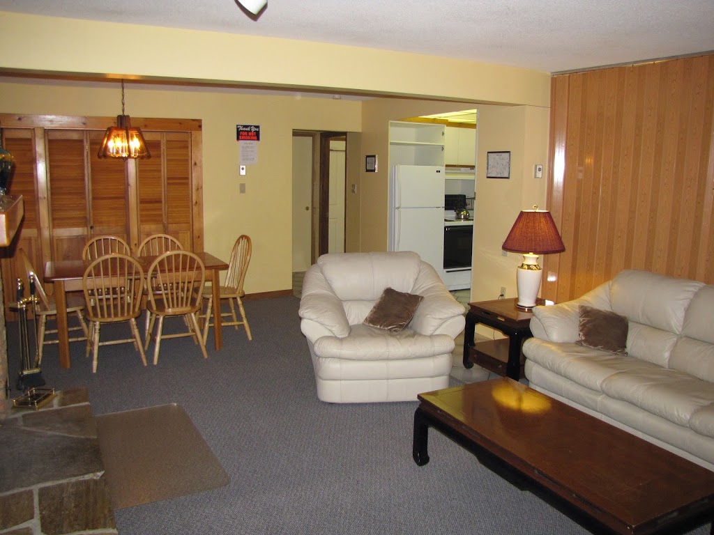 Sand Lake Cottages & Inn | Hwy 518, Kearney, ON P0A 1M0, Canada | Phone: (705) 636-5047