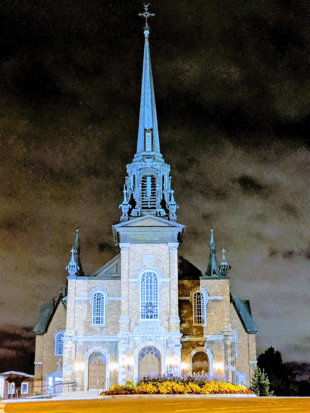 Église catholique Notre-Dame-du-Perpétuel-Secours | 3324 Place de lÉglise, Charny, QC G6X 3L8, Canada | Phone: (418) 839-8264