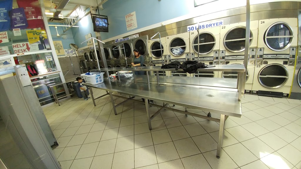 24 Hour Coin Laundromat | 168 Kennedy Rd S #8, Brampton, ON L6W 3G6, Canada | Phone: (416) 255-5901