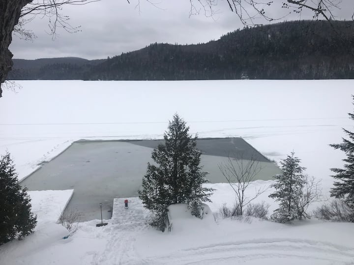 Chalet du lac Cain | 112 Mnt des Lacs, Sainte-Anne-du-Lac, QC J0W 1V0, Canada | Phone: (514) 814-7283