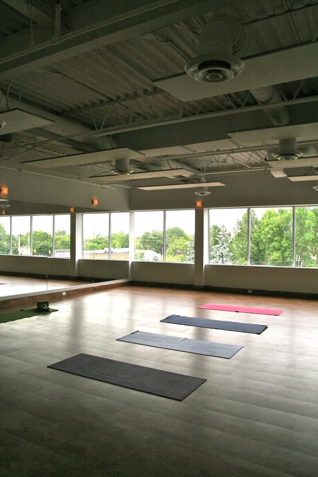 Healthletica Hot Yoga + Wellness | 30 Martha St, Bolton, ON L7E 5V1, Canada | Phone: (905) 951-6494