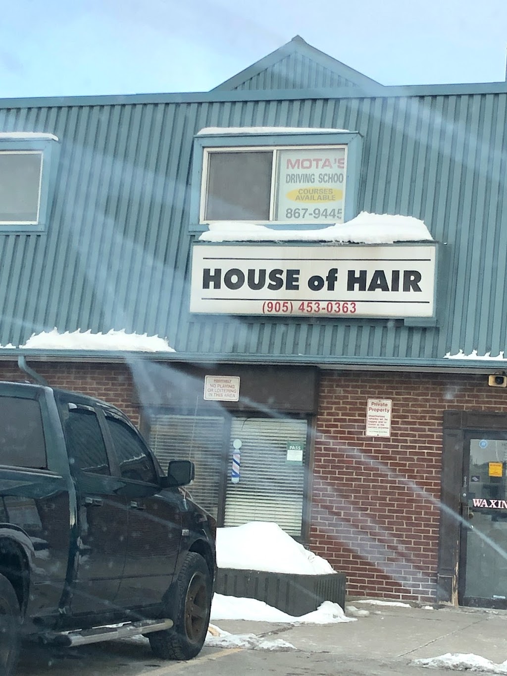 House of Hair Inc | 239 Queen St E #3, Brampton, ON L6W 2B6, Canada | Phone: (905) 453-0363