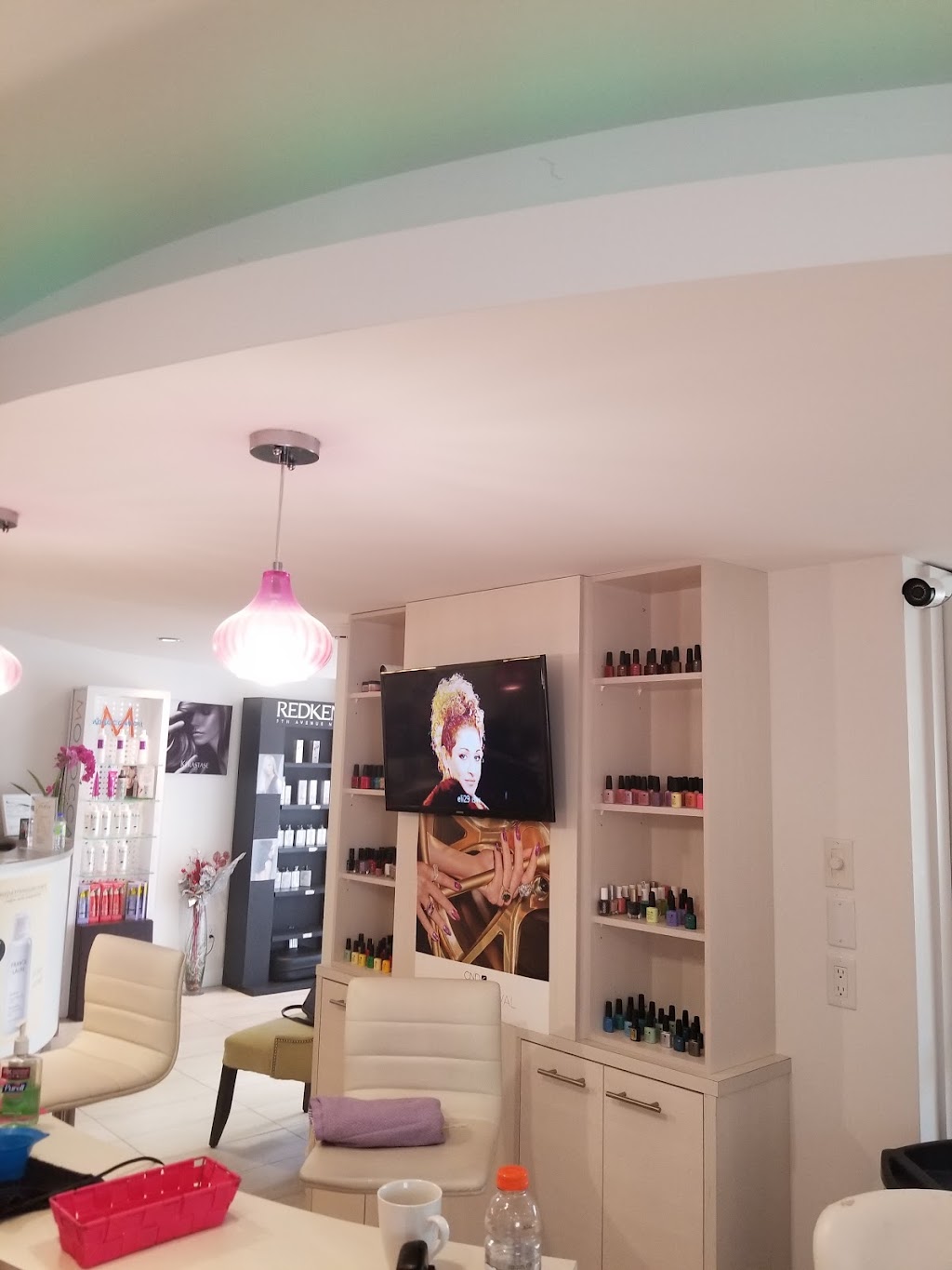 COIFFURE ET ESTHÉTIQUE PUPA | 332 Bd Cartier O, Laval, QC H7N 2J6, Canada | Phone: (514) 659-3010