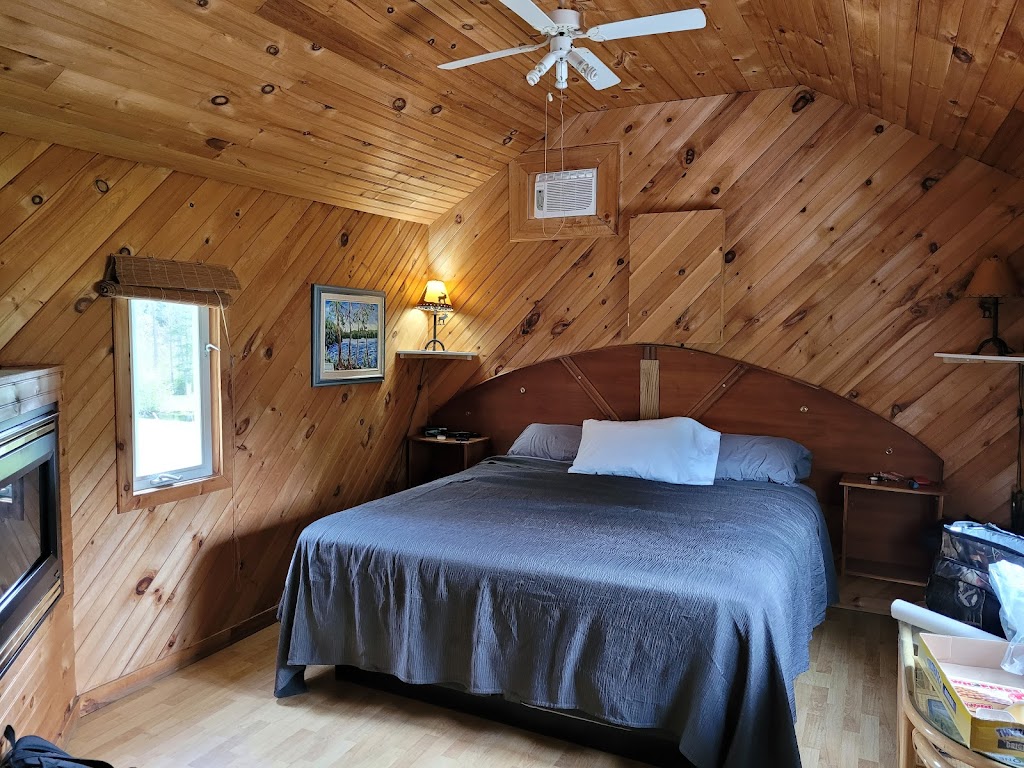 Whitney Cabins | 29327 ON-60, Whitney, ON K0J 2M0, Canada | Phone: (613) 637-1103