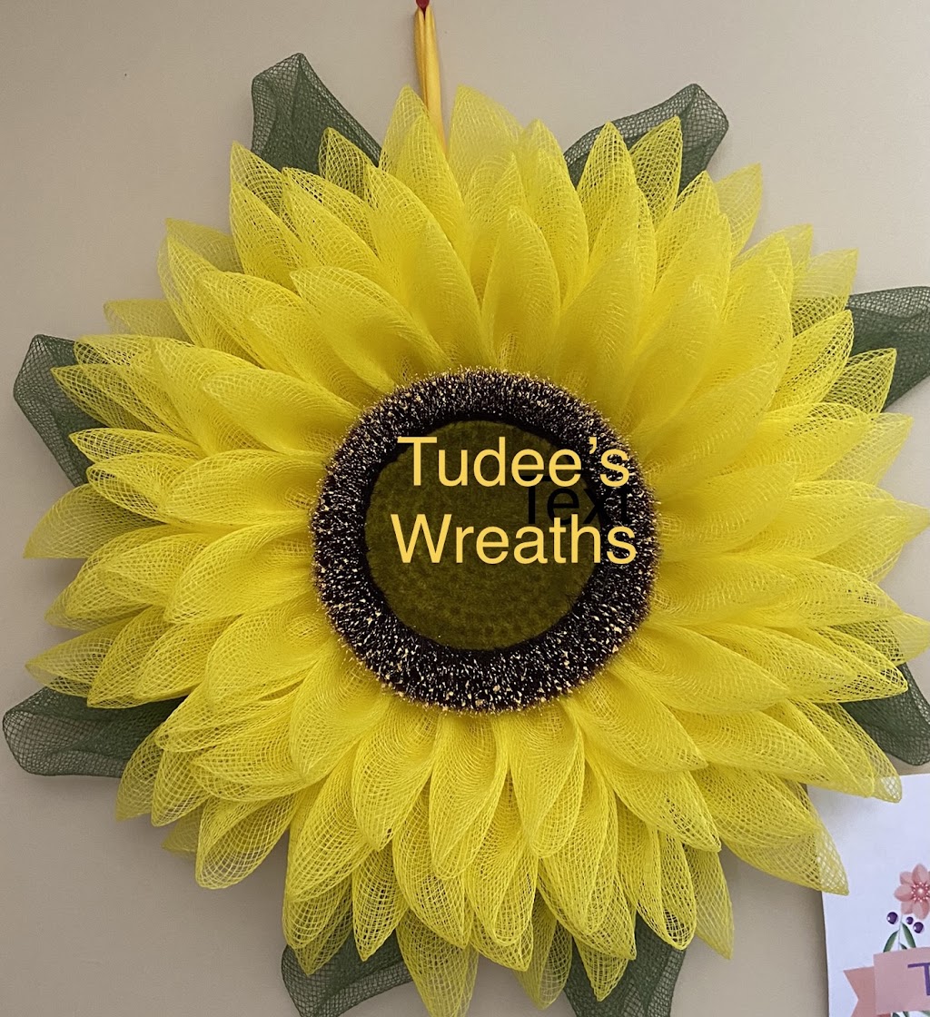 Tudees Wreaths | Call for consultation, Code Dr RR5, Smiths Falls, ON K7A 4S6, Canada | Phone: (613) 283-1391