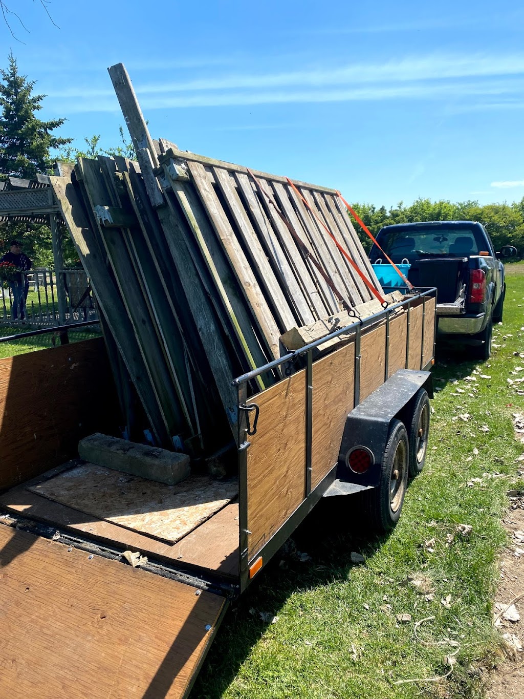 Neighbourhood Junk Removal Hamilton | 4011 Kirk Rd, Binbrook, ON L0R 1C0, Canada | Phone: (289) 274-0808