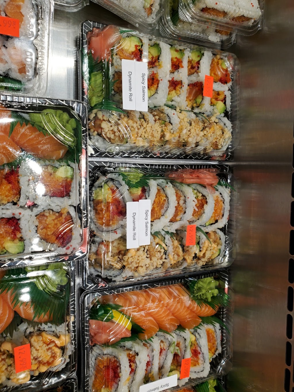 Macs Sushi | 17600 Yonge St, Newmarket, ON L3Y 4Z1, Canada | Phone: (905) 235-8789