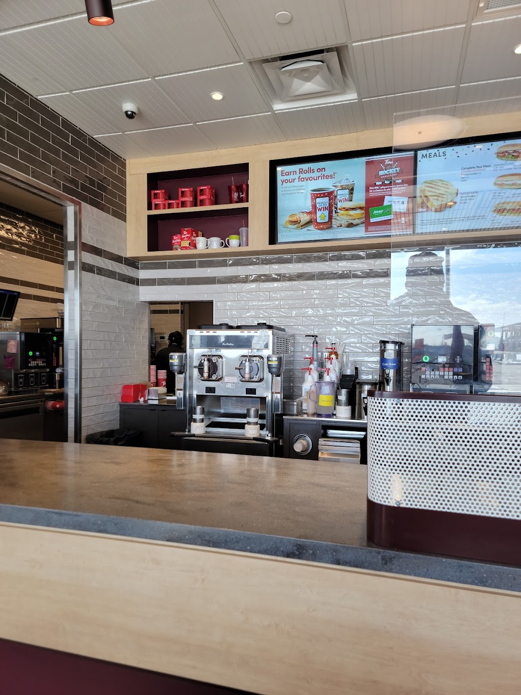 Tim Hortons Barlow Square | 8945 38 St SE, Calgary, AB T2C 2P1, Canada | Phone: (587) 956-7866