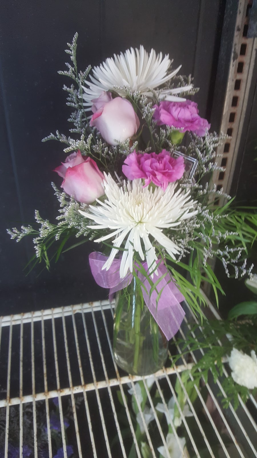 Victorias Flowers and Gifts | 318 Main St, Selkirk, MB R1A 1S9, Canada | Phone: (204) 482-5923