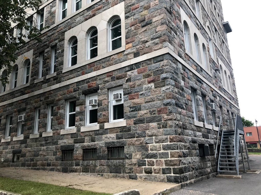 Bibliothèque Chrystine-Brouillet | 264 Rue Racine, Québec, QC G2B 1E6, Canada | Phone: (418) 641-6120