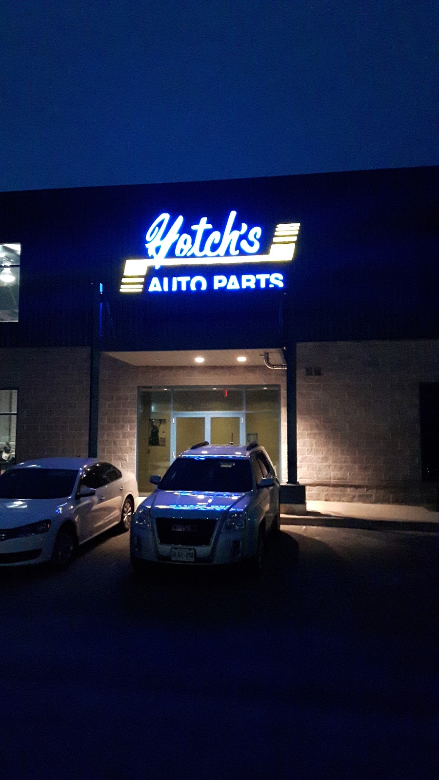 Hotchs Auto Parts | 180 Lake Rd, Bowmanville, ON L1C 4P8, Canada | Phone: (905) 697-1030