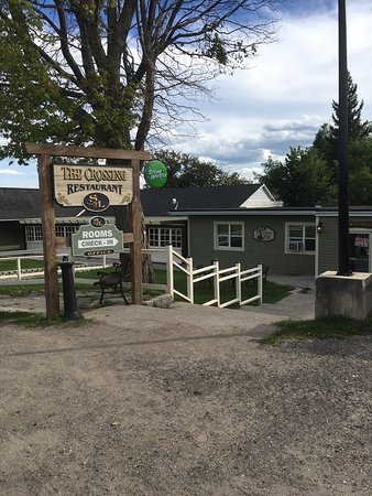 Sharbot Lake Country Inn & The Crossing Pub | 14152 Road 38, Sharbot Lake, ON K0H 2P0, Canada | Phone: (613) 279-2198