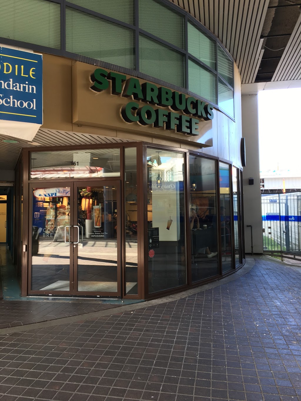 Starbucks | 145 Chadwick Court #151 Lonsdale Quay, North Vancouver, BC V7M 3K1, Canada | Phone: (604) 924-0301