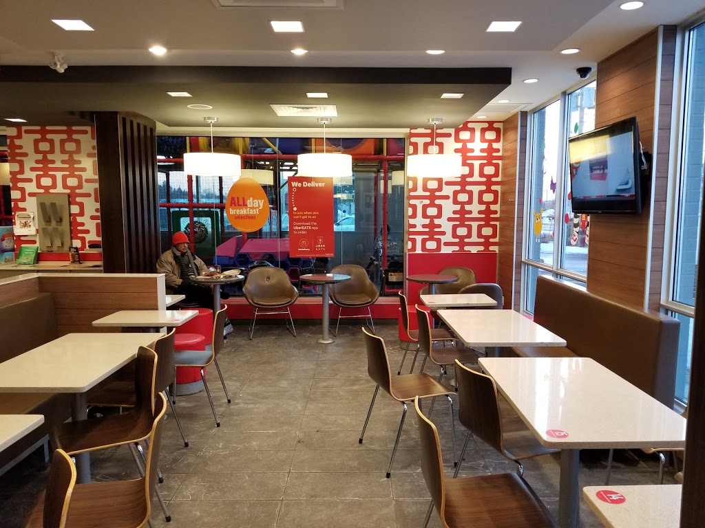 McDonalds | 2126 Robertson Rd, Nepean, ON K2H 5Z1, Canada | Phone: (613) 829-2803