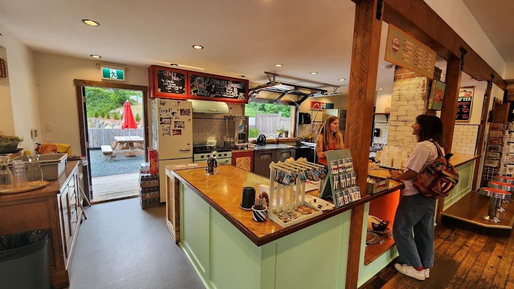 The Riverbend Cafe & General Store | 6109 River Rd, Port Alberni, BC V9Y 6Z8, Canada | Phone: (250) 985-1936