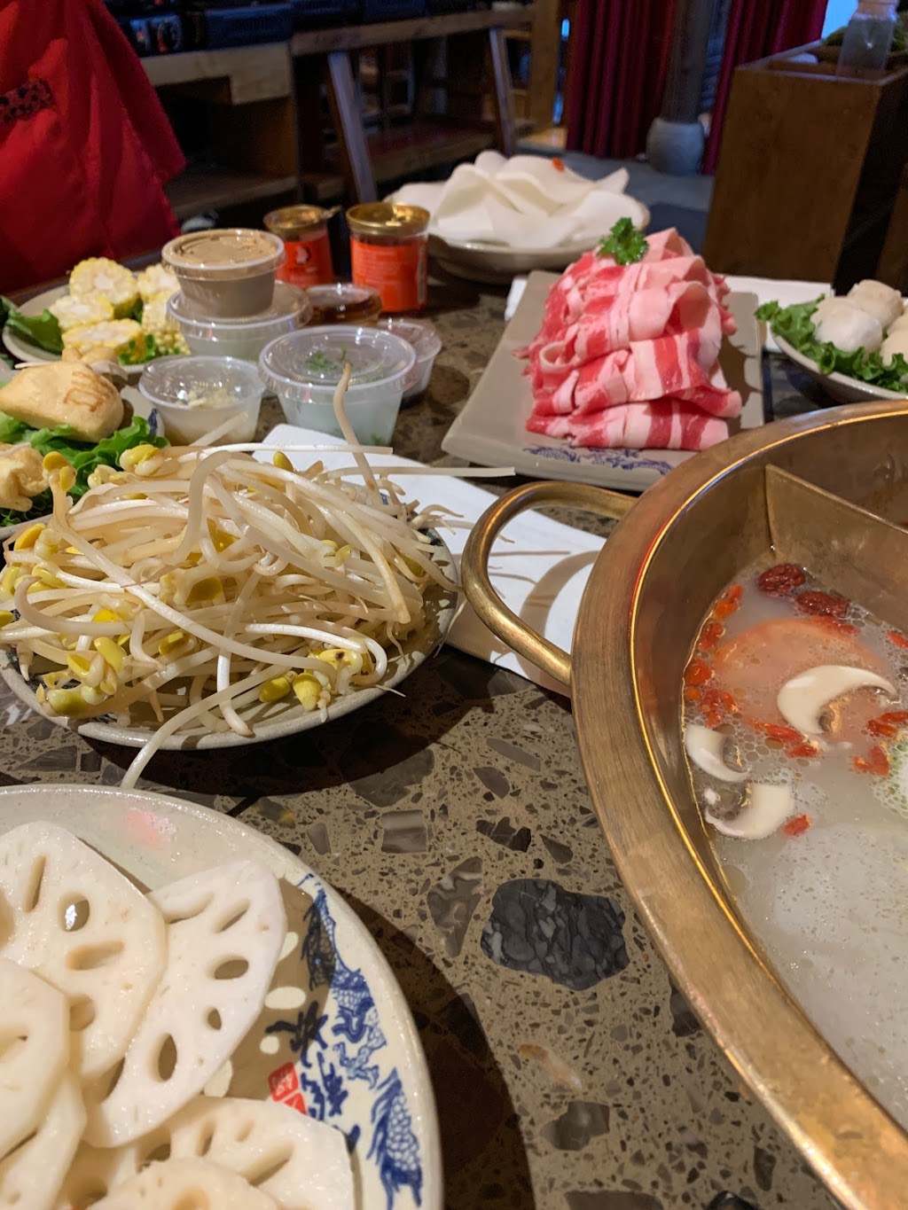 小龙坎老火锅士嘉堡店 Xiaolongkan Chinese Fondue Scarborough | 3280 Midland Ave unit 29~31, Scarborough, ON M1V 4W9, Canada | Phone: (416) 332-2700