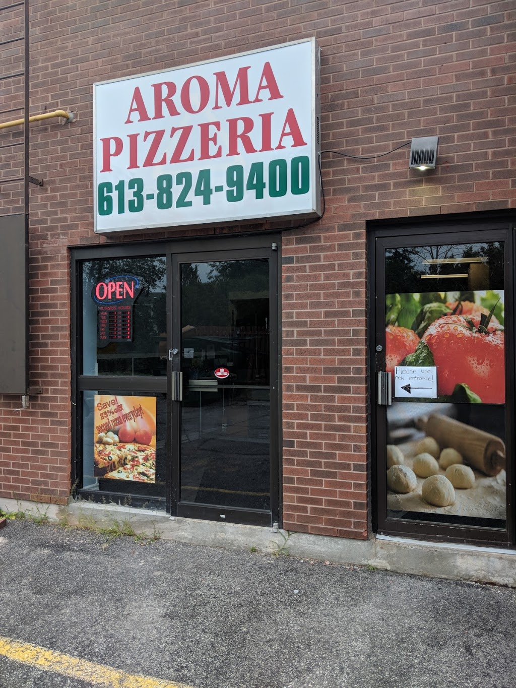 Aroma Pizzeria | 6004 Voyageur Dr, Orléans, ON K1C 2K1, Canada | Phone: (613) 824-9400