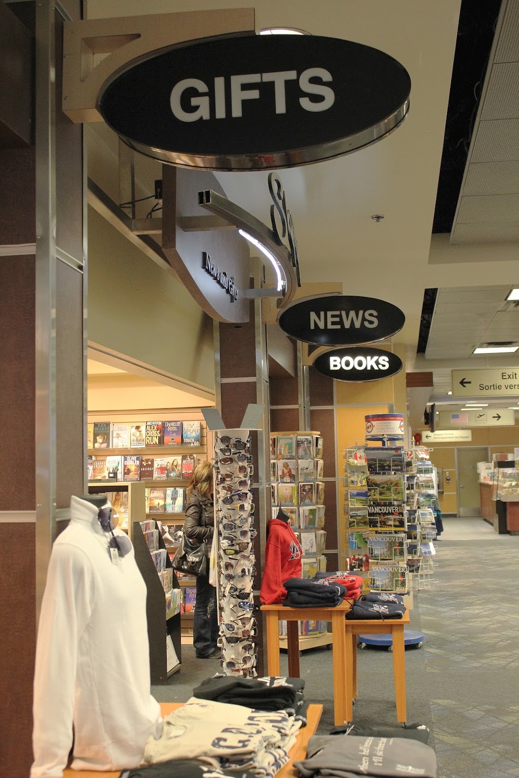 Skyway Gifts and News | 5533 Airport Way, Kelowna, BC V1V 1S1, Canada